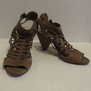 Vince Camuto Woman Size 7.5 Brown Tan 2 Inch Business Casual Buckle Heel Shoes